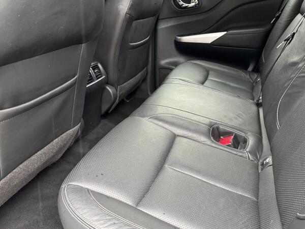 Nissan Navara 2.3 dCi Tekna 4WD Euro 6 (s/s) 4dr