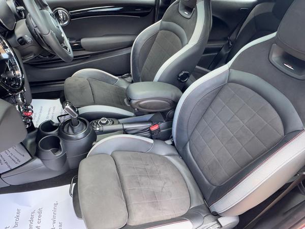 MINI Hatch 2.0 Cooper S Sport Steptronic Euro 6 (s/s) 3dr