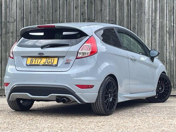 Ford Fiesta 1.6T EcoBoost ST-200 Euro 6 3dr