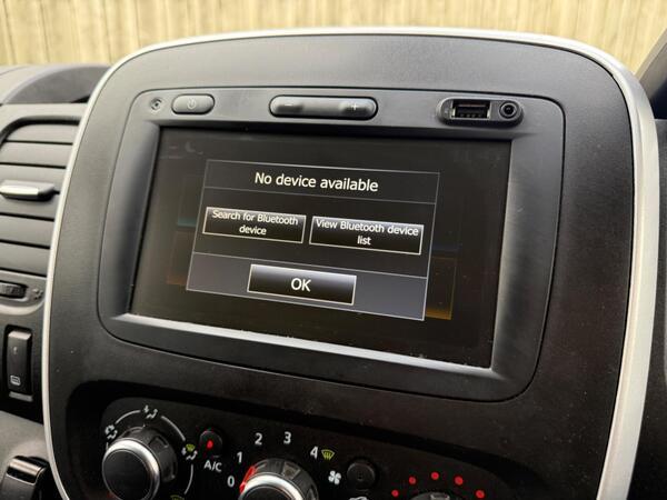 Renault Trafic 2.0 dCi ENERGY 30 Sport Nav Crew Van LWB Euro 6 (s/s) 6dr