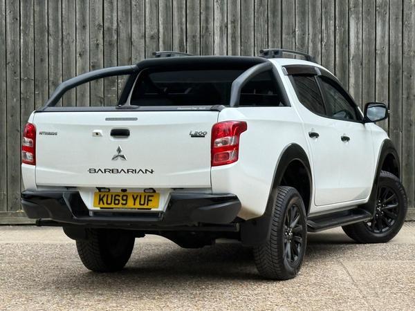 Mitsubishi L200 2.4 DI-D DC Barbarian Black Auto 4WD Euro 6 4dr (Roll Top)