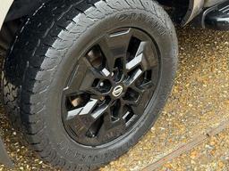 Nissan Navara 2.3 dCi N-Guard Auto 4WD Euro 6 4dr at 34th
