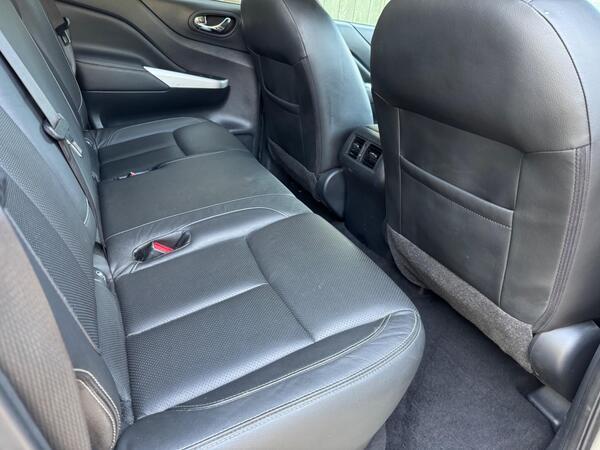 Nissan Navara 2.3 dCi Tekna Auto 4WD Euro 6 4dr