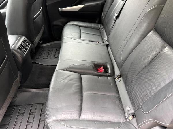 Nissan Navara 2.3 dCi Tekna Auto 4WD Euro 6 4dr