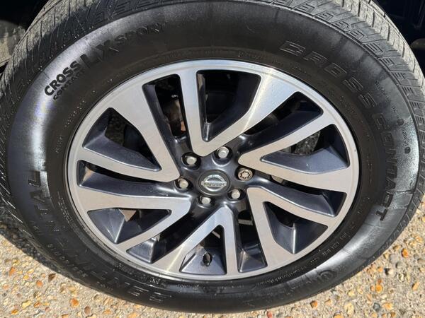 Nissan Navara 2.3 dCi Tekna Auto 4WD Euro 6 4dr