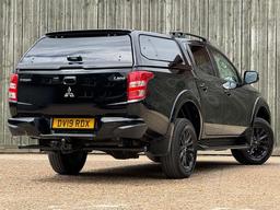 Mitsubishi L200 2.4 DI-D DC Barbarian Black Auto 4WD Euro 6 4dr (Roll Top) at 23th