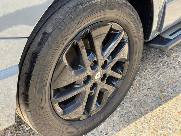 Renault Trafic 2.0 dCi ENERGY 28 Black Edition EDC SWB Standard Roof Euro 6 (s/s) 5dr