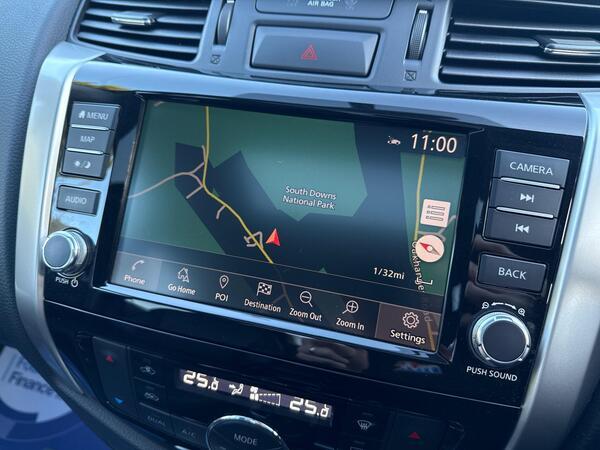 Nissan Navara 2.3 dCi N-Guard Auto 4WD Euro 6 4dr