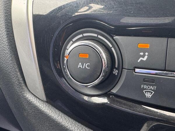 Nissan Navara 2.3 dCi Acenta 4WD Euro 6 (s/s) 4dr