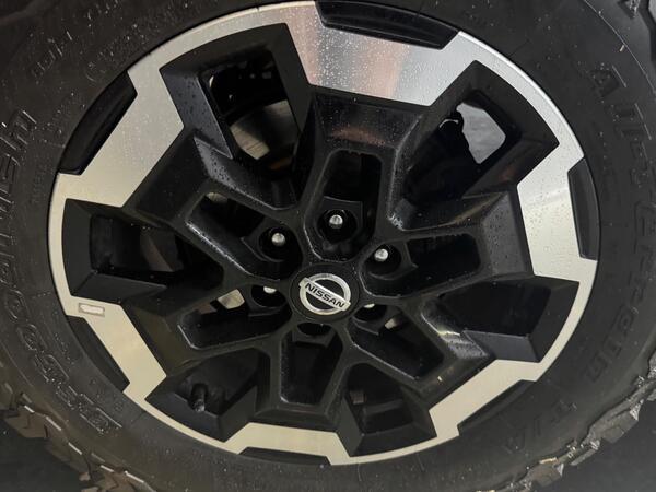 Nissan Navara 2.3 dCi Tekna Auto 4WD Euro 6 4dr
