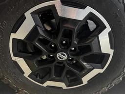 Nissan Navara 2.3 dCi Tekna Auto 4WD Euro 6 4dr at 50th