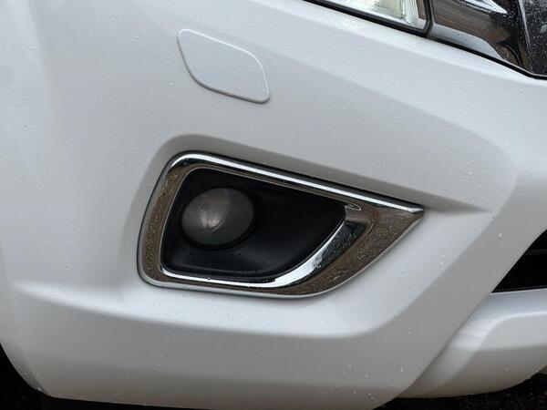 Nissan Navara 2.3 dCi Tekna 4WD Euro 6 (s/s) 4dr
