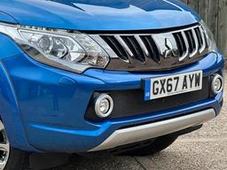 Mitsubishi L200 2.4 DI-D DC Barbarian Auto 4WD Euro 6 4dr at 33th