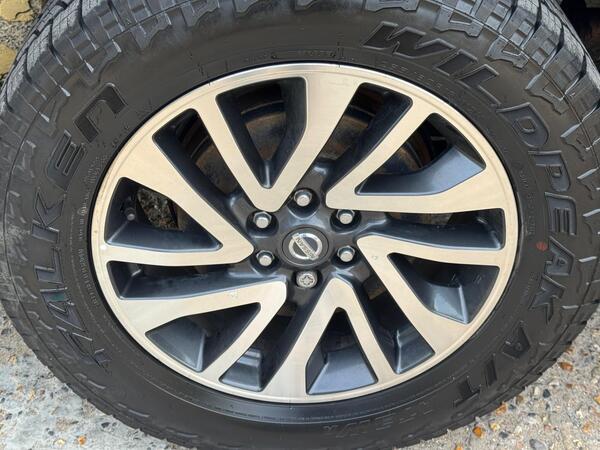 Nissan Navara 2.3 dCi Tekna 4WD Euro 6 (s/s) 4dr