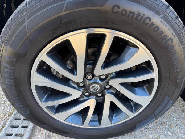 Nissan Navara 2.3 dCi Tekna Auto 4WD Euro 6 4dr