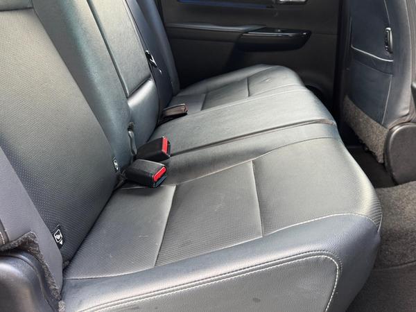Toyota Hilux 2.8 D-4D Invincible X Auto 4WD Euro 6 (s/s) 4dr