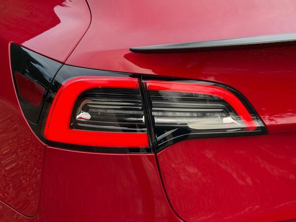 Tesla Model 3 (Dual Motor) Performance Auto 4WDE 4dr (Performance Upgrade)