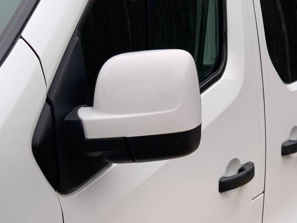 Vauxhall Vivaro 1.6 CDTi 2900 BiTurbo ecoTEC Limited Edition Nav Crew Van L2 H1 Euro 6 (s/s) 5dr (6 Seat)