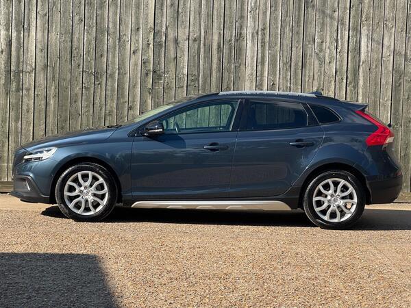Volvo V40 Cross Country 1.5 T3 Pro Auto Euro 6 (s/s) 5dr