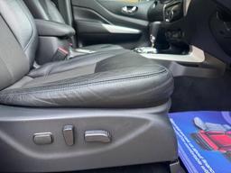 Nissan Navara 2.3 dCi N-Guard Auto 4WD Euro 6 4dr at 36th