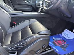 Volvo XC60 2.0 D4 R-Design Auto Euro 6 (s/s) 5dr at 10th