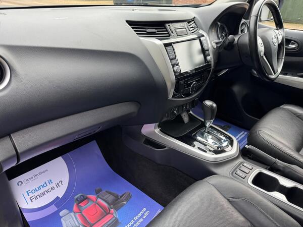 Nissan Navara 2.3 dCi Tekna Auto 4WD Euro 6 4dr