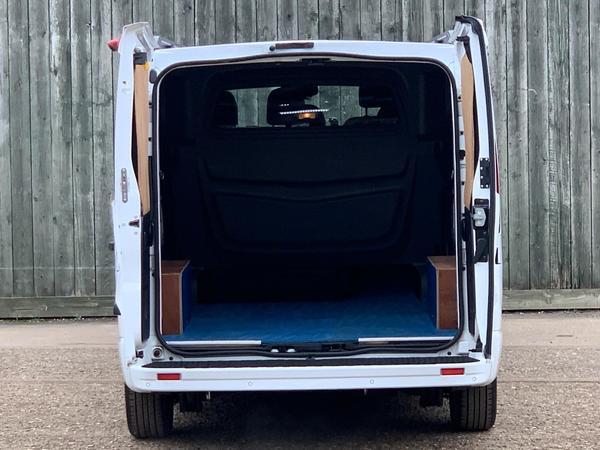Vauxhall Vivaro 1.6 CDTi 2900 BiTurbo ecoTEC Limited Edition Nav Crew Van L2 H1 Euro 6 (s/s) 5dr (6 Seat)