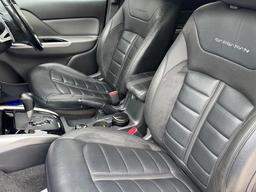 Mitsubishi L200 2.4 DI-D DC Barbarian Black Auto 4WD Euro 6 4dr (Roll Top) at 21th