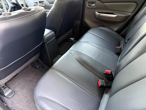 Mitsubishi L200 2.4 DI-D DC Warrior 4WD Euro 6 4dr