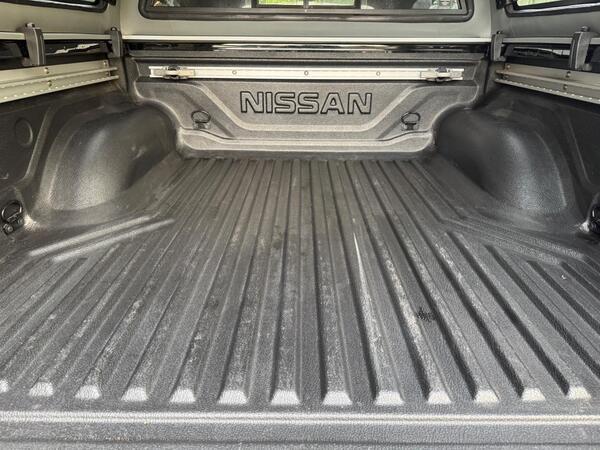 Nissan Navara 2.3 dCi N-Guard Auto 4WD Euro 6 4dr