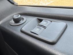 Renault Trafic 2.0 dCi ENERGY 28 Sport SWB Standard Roof Euro 6 (s/s) 5dr at 38th