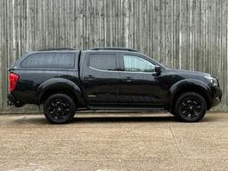 Nissan Navara 2.3 dCi N-Guard Auto 4WD Euro 6 4dr at 17th