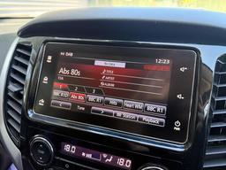 Mitsubishi L200 2.4 DI-D DC Barbarian Auto 4WD Euro 6 4dr at 11th