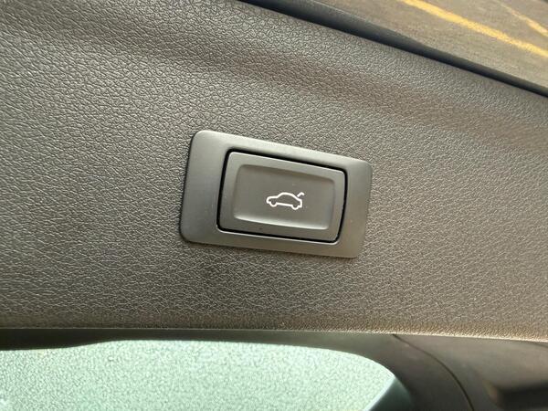 Audi Q3 1.4 TFSI CoD S line Edition S Tronic Euro 6 (s/s) 5dr