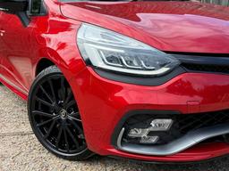 Renault Clio 1.6 TCe Renaultsport Nav Trophy EDC Euro 6 (s/s) 5dr at 23th