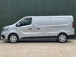 Renault Trafic 2.0 dCi Blue LL30 Sport L2 H1 Euro 6 (s/s) 5dr at 13th