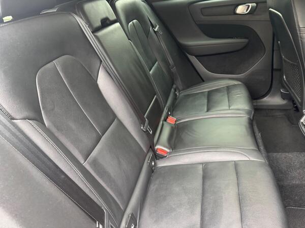 Volvo XC40 2.0 T4 Inscription Pro Auto Euro 6 (s/s) 5dr