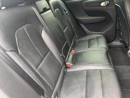Volvo XC40 2.0 T4 Inscription Pro Auto Euro 6 (s/s) 5dr at 15th