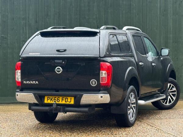 Nissan Navara 2.3 dCi Tekna 4WD Euro 6 (s/s) 4dr