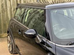 MINI Hatch 1.6 Cooper S Euro 5 (s/s) 3dr at 40th