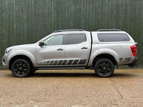 Nissan Navara 2.3 dCi N-Guard Auto 4WD Euro 6 4dr