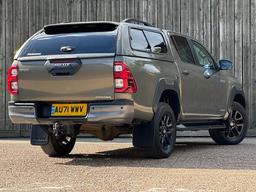 Toyota Hilux 2.8 D-4D Invincible X Auto 4WD Euro 6 (s/s) 4dr at 3th