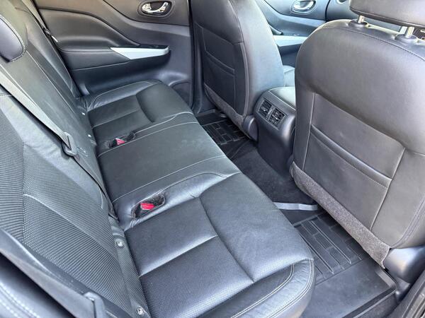 Nissan Navara 2.3 dCi Tekna Auto 4WD Euro 6 4dr