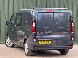 Renault Trafic 2.0 dCi Blue LL30 Sport Crew Van L2 H1 Euro 6 (s/s) 6dr at 15th