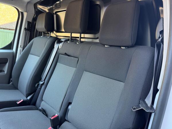 Peugeot Expert 2.0 BlueHDi 1400 Professional Premium Standard Panel Van MWB Euro 6 (s/s) 6dr