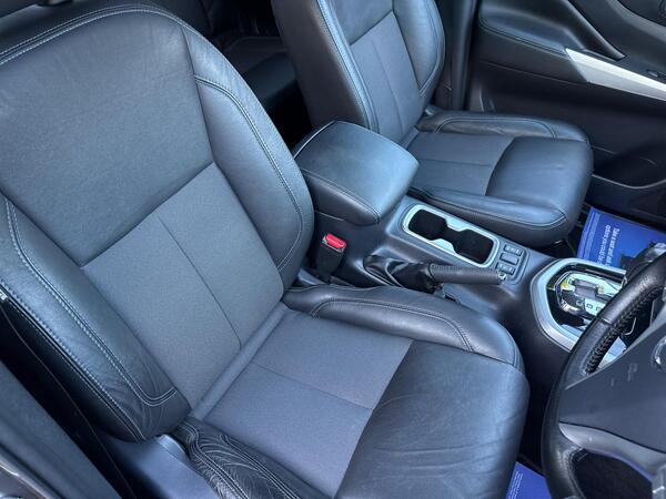 Nissan Navara 2.3 dCi N-Guard Auto 4WD Euro 6 4dr