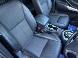 Nissan Navara 2.3 dCi N-Guard Auto 4WD Euro 6 4dr at 8th