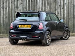 MINI Hatch 1.6 Cooper S Euro 5 (s/s) 3dr at 21th