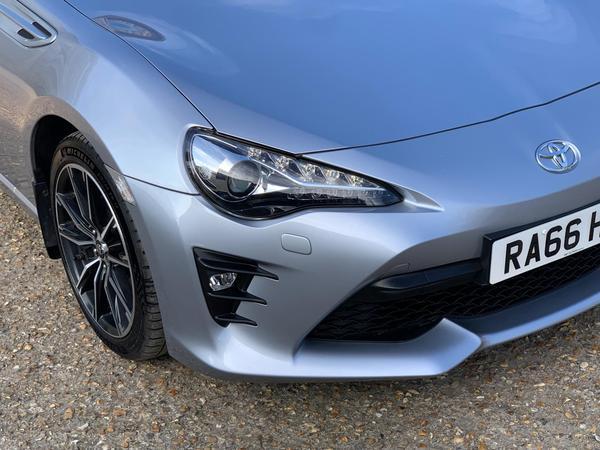 Toyota GT86 2.0 Boxer D-4S Pro Euro 6 2dr