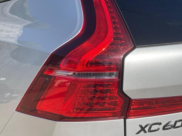 Volvo XC60 2.0 B5 MHEV R-Design Pro Auto Euro 6 (s/s) 5dr